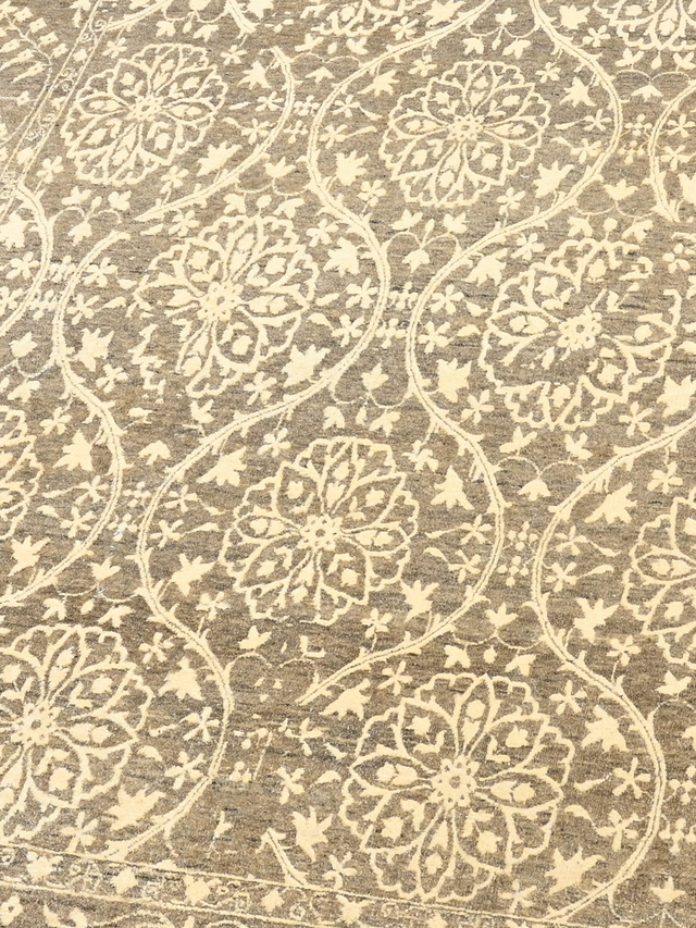 Shirin brauner handgeknüpfter Teppich aus Wolle und Seide