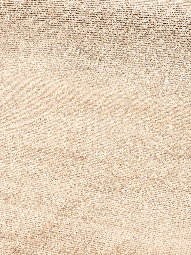 Aaruni handgewebter ovaler Teppich