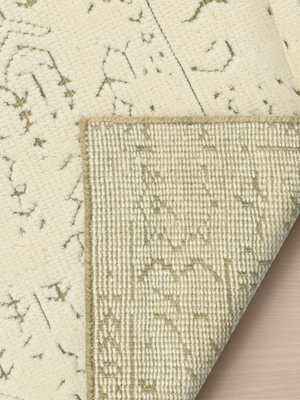 Saavi Hand-knotted Wool Persian Rug - Off-White