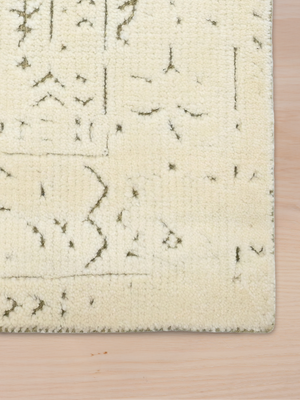 Saavi Hand-knotted Wool Persian Rug - Off-White