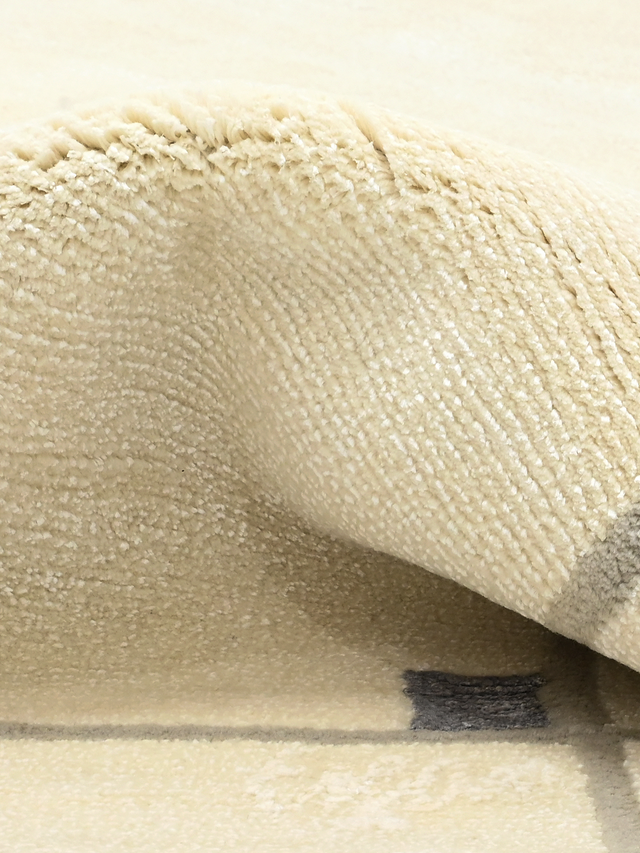 Alinaa handgeknüpfter Wollteppich