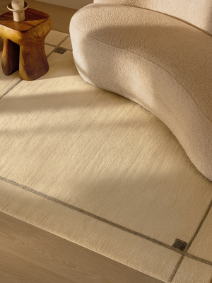 Alinaa Hand-knotted Wool Rug - Ivory