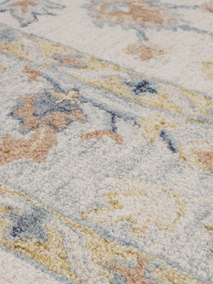 Saraya Hand-tufted Wool Persian Rug - Off-White