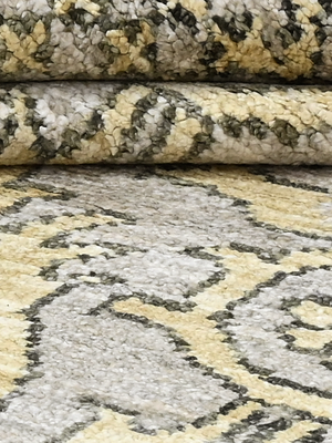 Iskra Hand-knotted Wool Persian Rug - Grey
