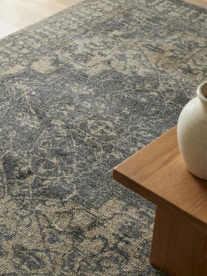April Hand-tufted Wool Rug