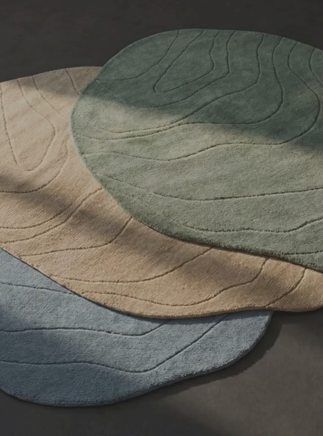 Saphera Hand-woven Scalloped Rug